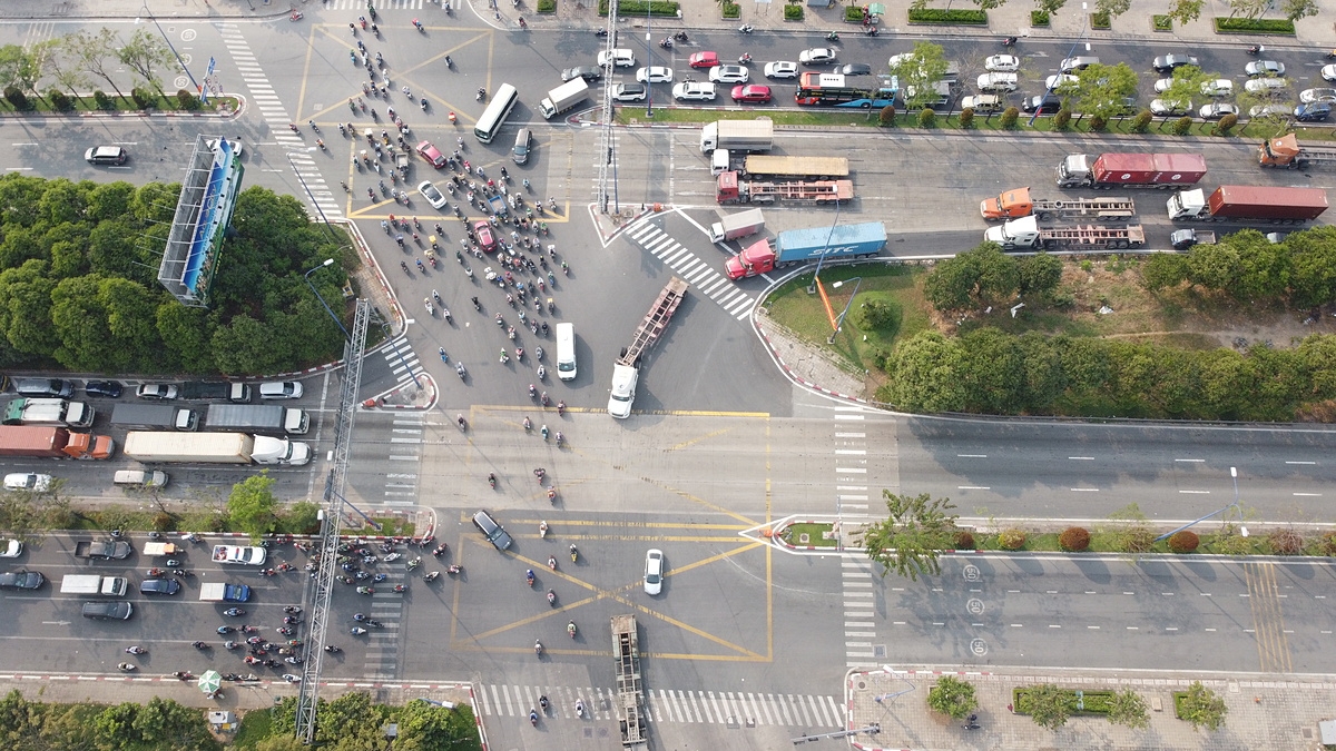 Nút giao An Phú - một trong 7 vị trí giao thông huyết mạch kết nối rất gần với “trái tim The Global City” dự kiến mở rộng trong năm nay và hoàn thành năm 2025, cùng thời điểm hoàn thành mở rộng cao tốc TP HCM-Long Thành-Dầu Giây. Ảnh: Lê Vũ