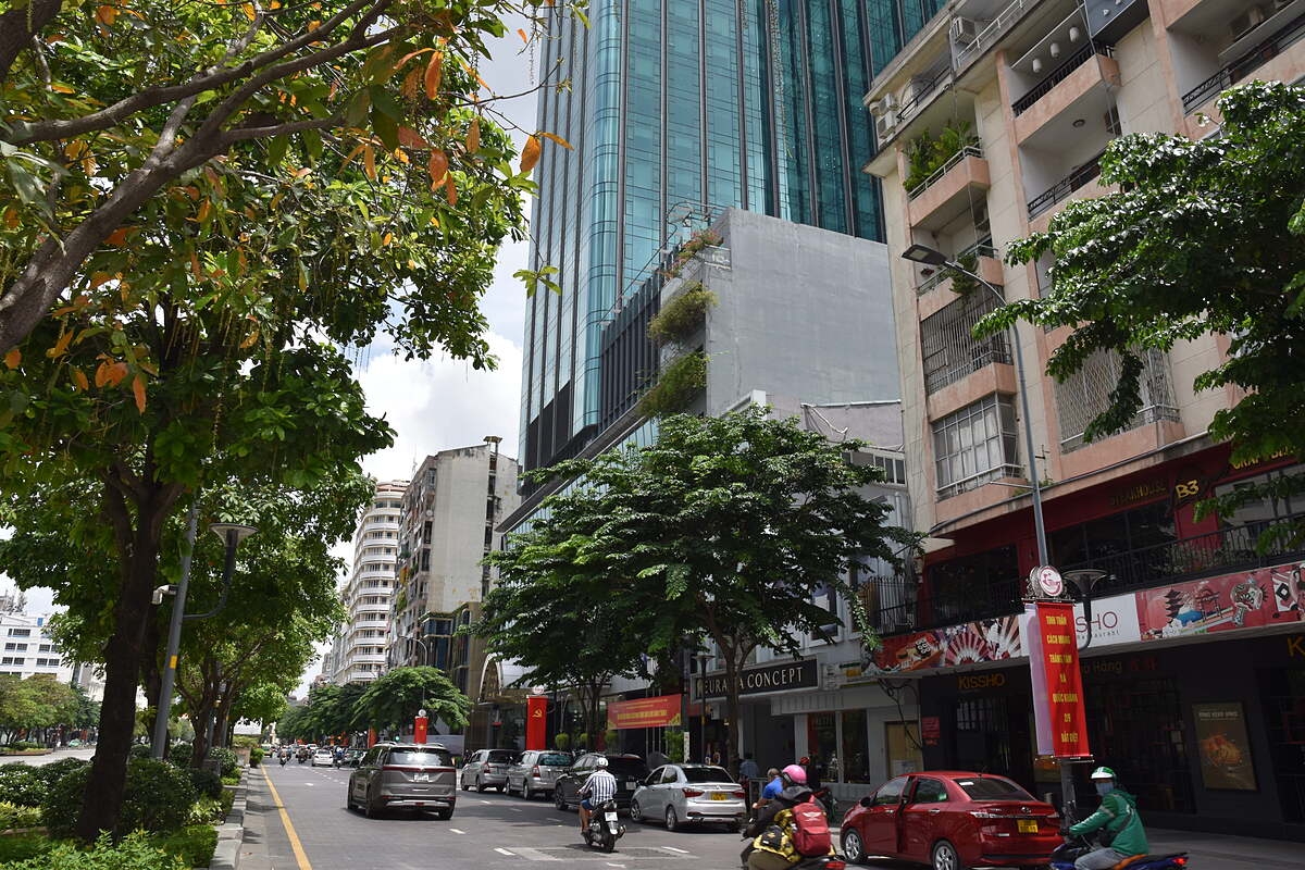 Phố đi bộ Nguyễn Huệ tại trung tâm hiện có của TP HCM, nơi có bảng giá đất mới được UBND TP HCM công bố áp dụng từ 25/8 tối đa lên đến 810 triệu đồng/m2. Ảnh: Lê Vũ