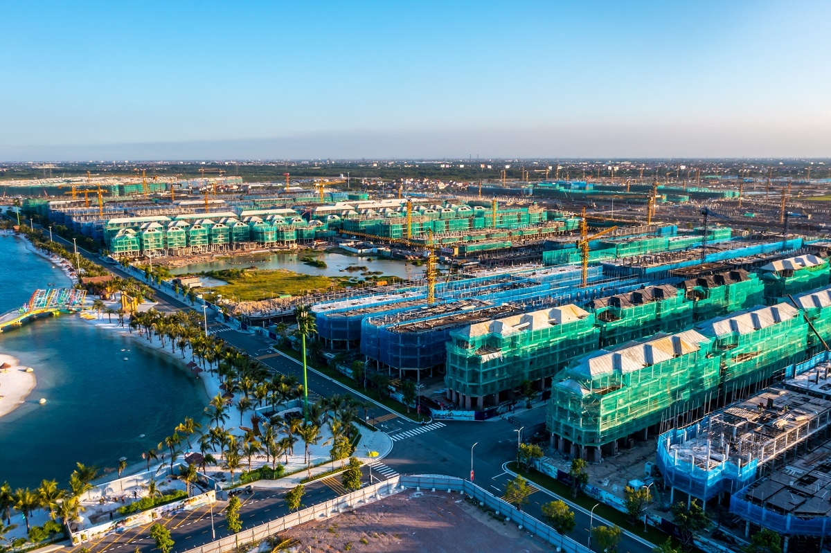 Vinhomes Ocean Park 2 – The Empire đang là tọa độ sôi động nhất phía Đông Hà Nội vì là nguồn cung bất động sản liền thổ chủ yếu của thị trường.