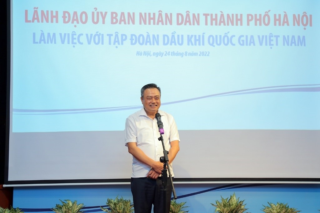 Đồng chí Trần Sỹ Thanh, Ủy viên Trung ương Đảng, Phó Bí thư thành ủy, Chủ tịch UBND thành phố Hà Nội phát biểu tại buổi làm việc.