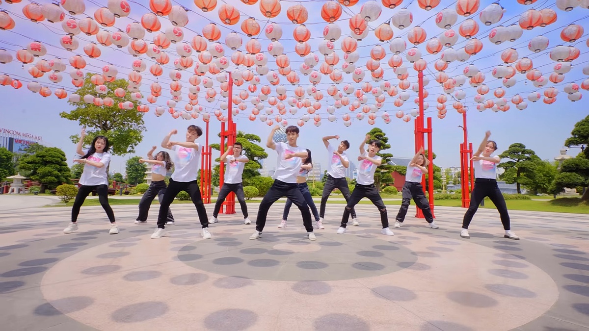 Điệu nhảy Mirae bắt nguồn từ bài hát lấy cảm hứng từ dự án Imperia Smart City của tập đoàn MIKGroup.