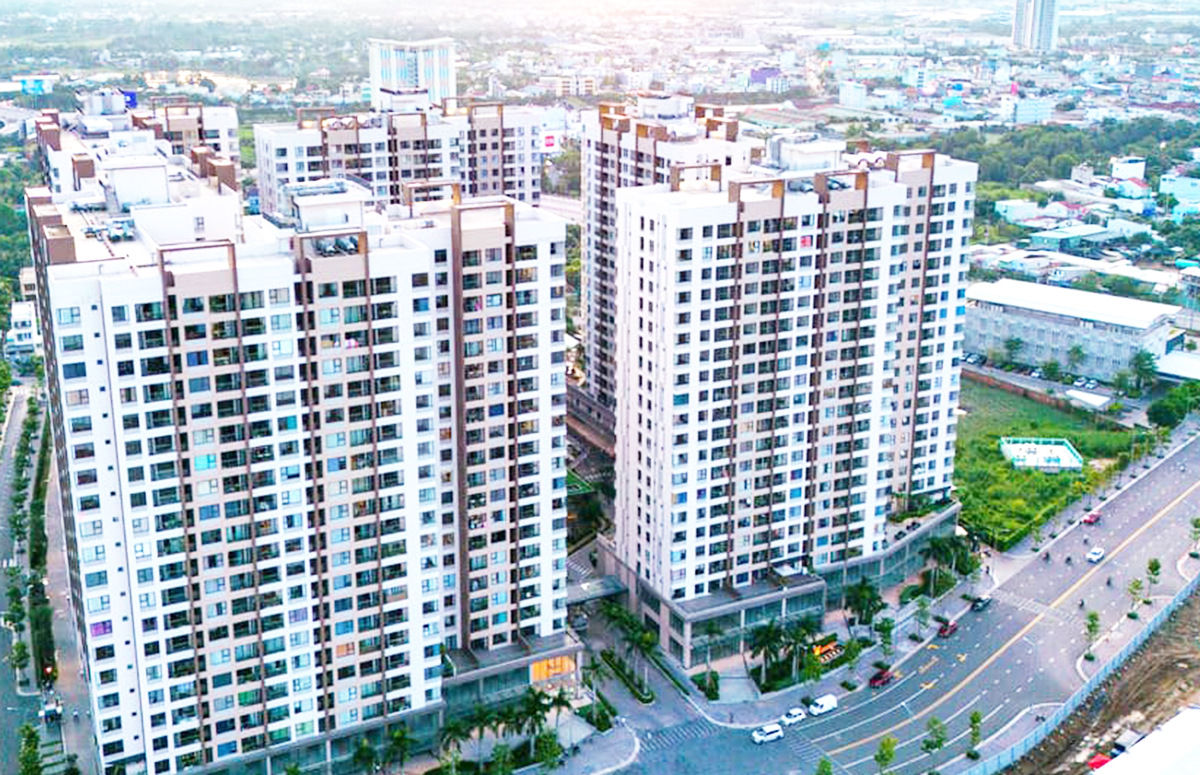 Tỷ lệ hấp thụ căn hộ tại TP.HCM và vùng phụ cận đang giảm mạnh vì người mua nhà bị kẹt vốn vay ngân hàng.