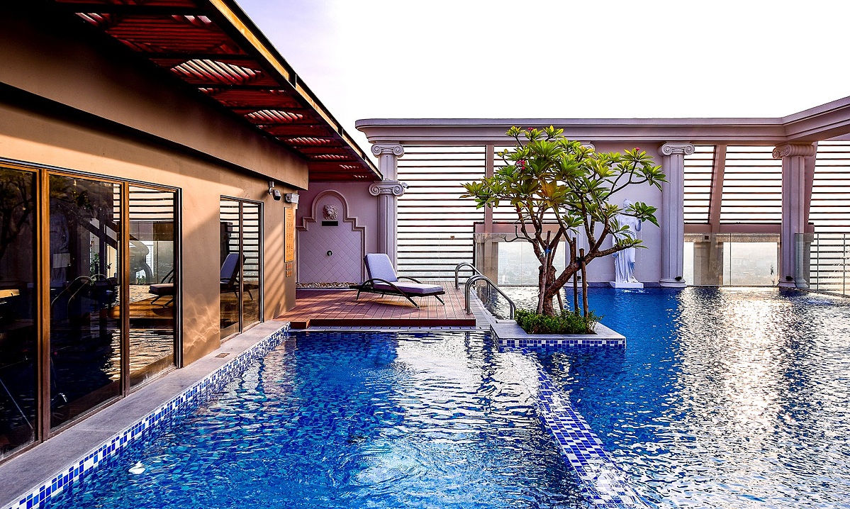 Hiện nay, nhà liền thổ tại TP.HCM đã có nơi lên đến 500 tỷ đồng hoặc căn hộ cao cấp hạng sang có giá trên 100 tỷ đồng.