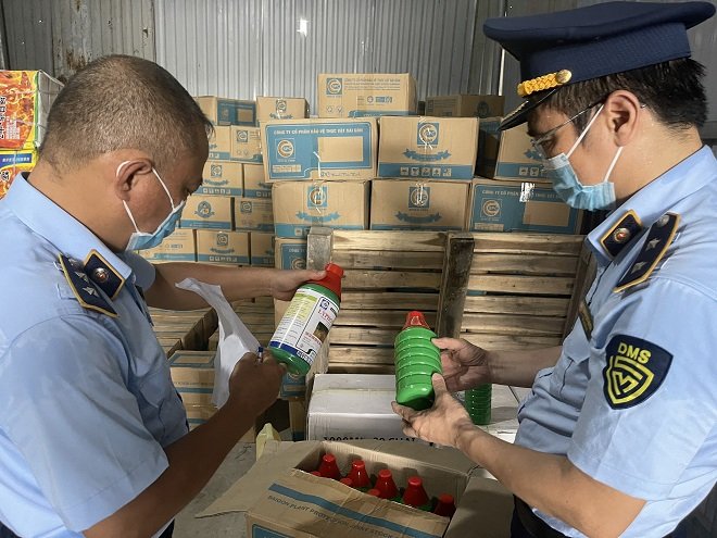 Các lực lượng chức năng Hà Nội phối hợp chặt chẽ trong công tác đấu tranh chống buôn lậu, gian lận thương mại và hàng giả trên địa bàn.