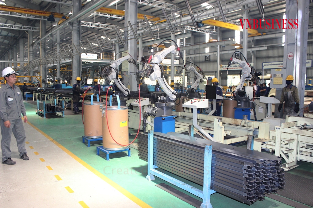 Những tín hiệu tích cực, tạo giá trị gia tăng từ phía các nhà sản xuất nội địa tiếp tục cho thấy xu hướng phục hồi nhanh trong lĩnh vực sản xuất công nghiệp ở Việt Nam.