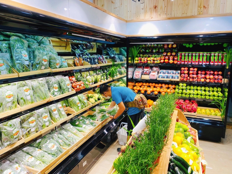 Cửa hàng nông sản sạch giúp HTX mở rộng đầu ra nhưng cũng khiến HTX gặp không ít áp lực vì phải cạnh tranh trực tiếp với các siêu thị mini, cửa hàng bán lẻ của các doanh nghiệp.