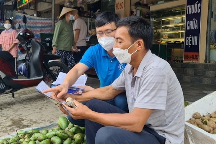 Việc tham gia BHXH sẽ giúp người nông dân có lương hưu khi về già.