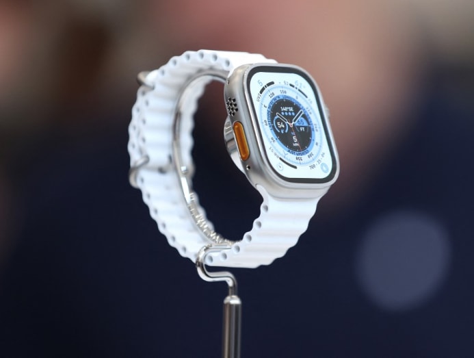 Apple Watch Ultra mới được trưng bày trong sự kiện ngày 07 tháng 9 năm 2022 tại Cupertino, California. (Ảnh: Justin Sullivan / Getty Images / AFP)