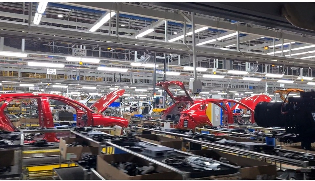 Một trong dây chuyền sản xuất xe điện VF8.
