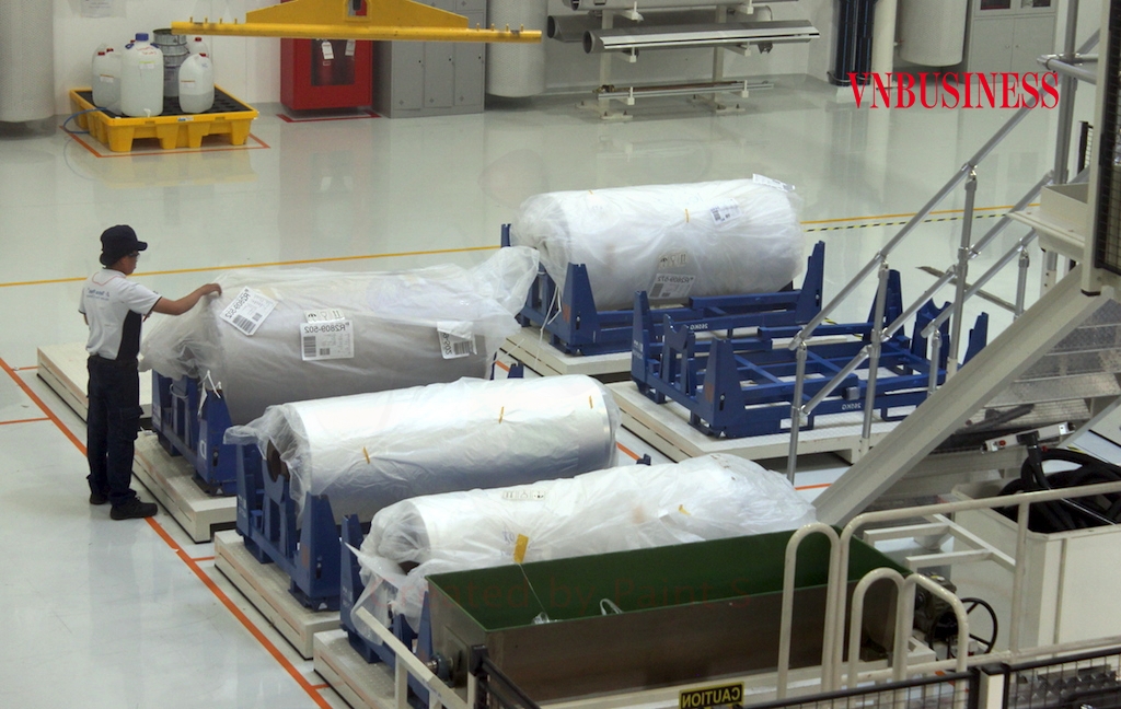 Phụ thuộc vào nguồn nguyên liệu nhập làm cho nhiều DN nội địa mất lợi thế cạnh tranh từ “sân nhà” cho đến xuất khẩu.