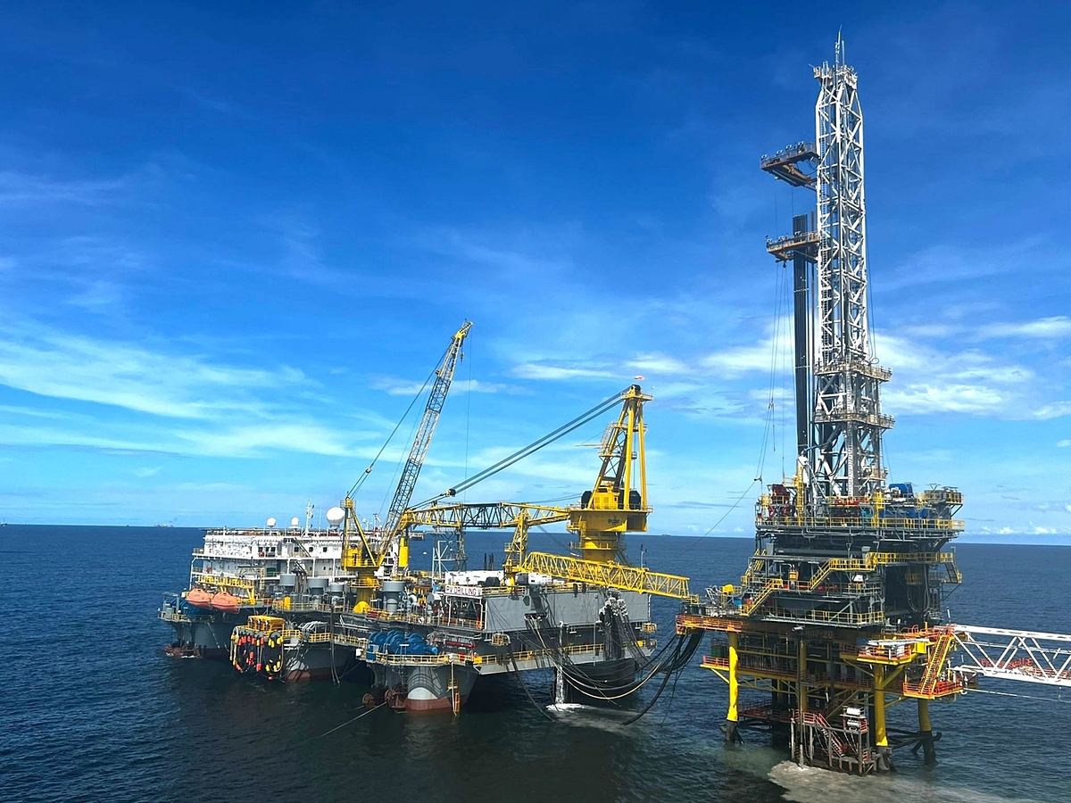 Mặc dù bị đưa vào danh sách bị cắt margin nhưng cổ phiếu PVD vẫn không ngừng hút tiền (Ảnh: Int)