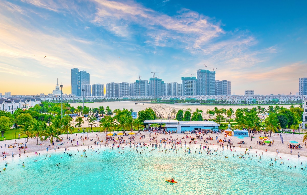 Vinhomes Ocean Park là một trong những “thỏi nam châm” có sức hút mạnh nhất, kéo cư dân dịch chuyển từ nội đô sang khu vực phía Đông ngày càng đông đảo.