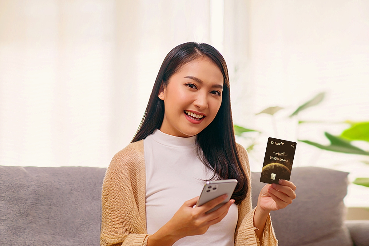 Ngay lần đầu tiên sử dụng thẻ tín dụng quốc tế HDBank Vietjet Visa Platinum để mua vé máy bay trên ứng dụng và website Vietjet, chủ thẻ sẽ được giảm giá lên đến 25%, tối đa 1 triệu đồng.