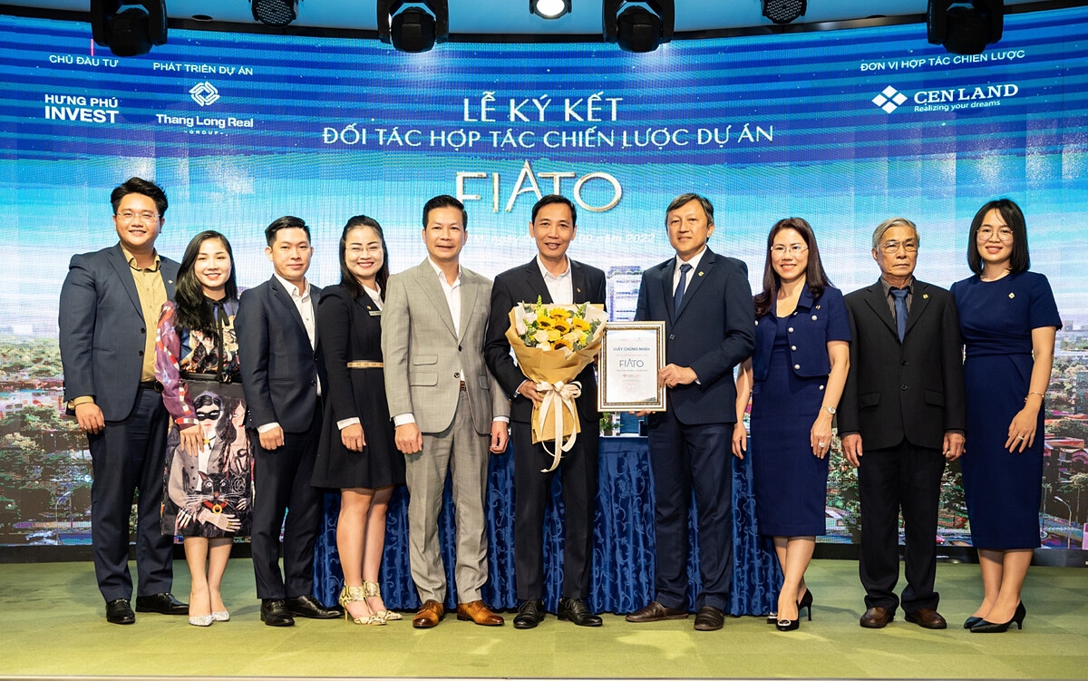 Cen Land mạnh tay đầu tư, mở rộng hợp tác, ngày 6/9/2022, Cen Land bắt tay Thang Long Real Group trở thành đối tác chiến lược triển khai dự án FIATO Premier.