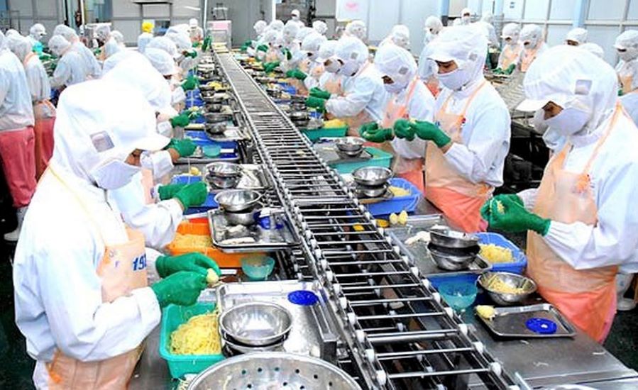 Hoạt động chế biến chế tạo theo định hướng xuất khẩu vẫn tiếp tục phát triển vững chắc (Ảnh: Int)