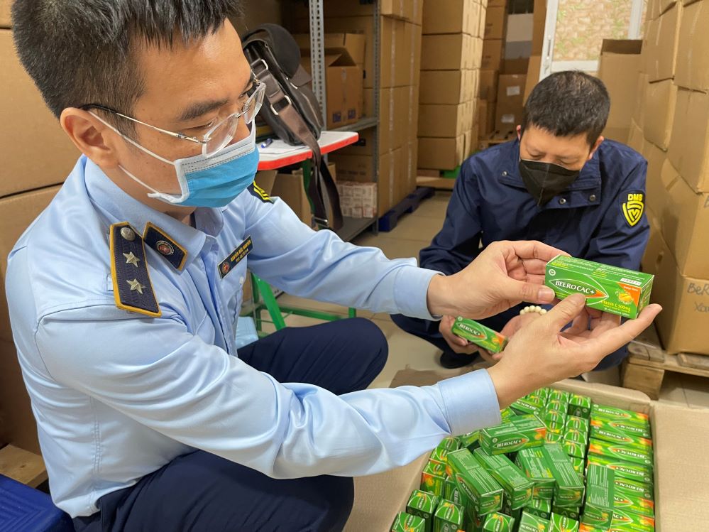 Triển khai đồng bộ hoạt động kiểm tra, giám sát, phát hiện và ngăn chặn xử lý các vụ buôn lậu, gian lận thương mại, hàng giả và hàng xâm phạm quyền sở hữu trí tuệ (Ảnh: TCQLTT)