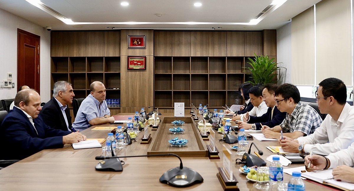 Tập đoàn T&T Group và Tập đoàn BioCubaFarma trao đổi các nội dung hợp tác.