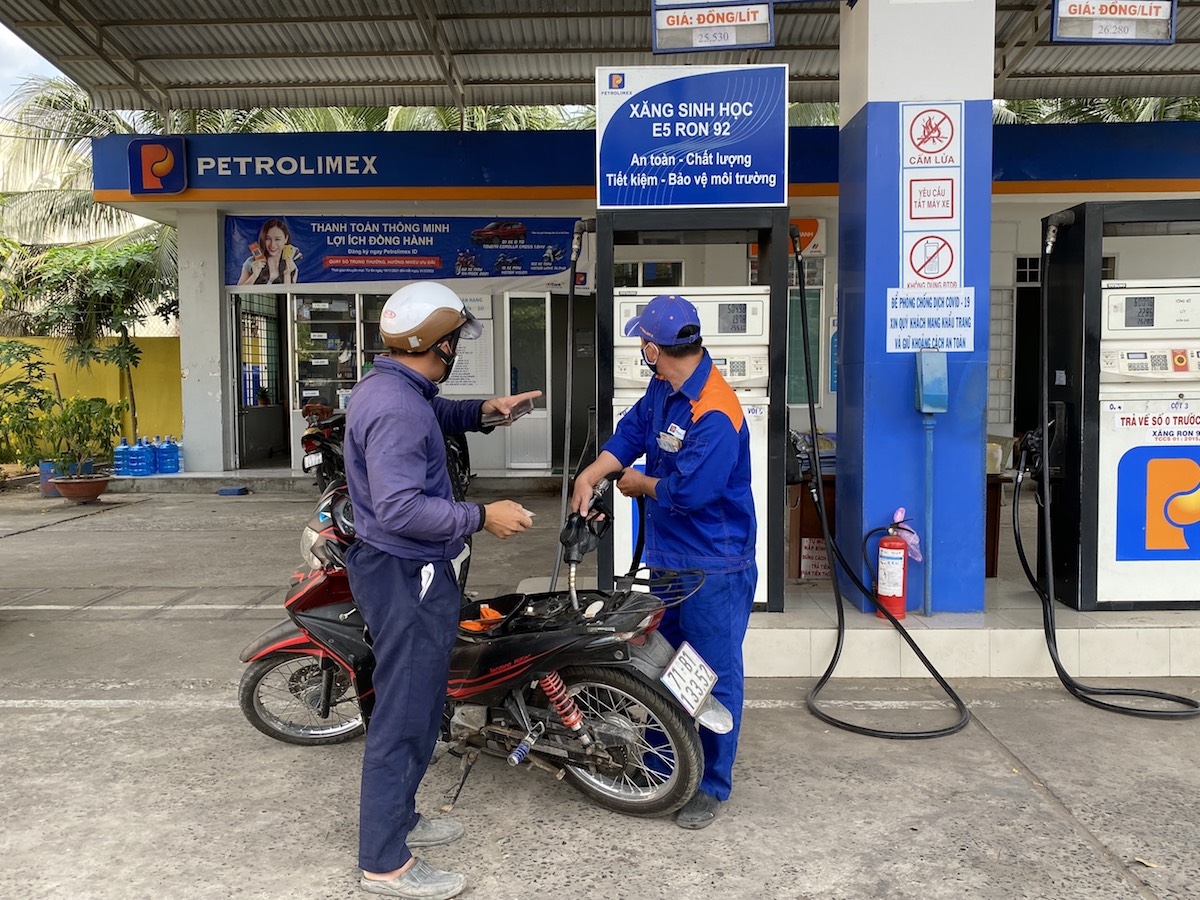 Bộ Công Thương đề nghị Bộ Tài chính rà soát, tính đúng, tính đủ trong giá cơ sở xăng dầu