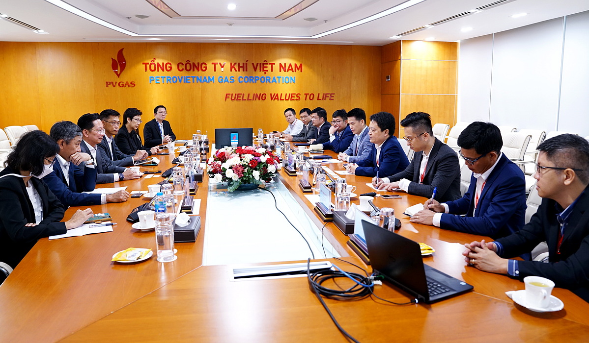 Tổng Giám Đốc Hoàng Văn Quang đã chủ trì buổi làm việc với các lãnh đạo của SCG và LSP, khởi động chương trình làm việc kéo dài hai ngày giữa 2 bên.