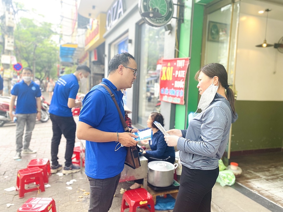 Tham gia BHXH là để có quyền lợi khi ốm đau, thai sản, về già.