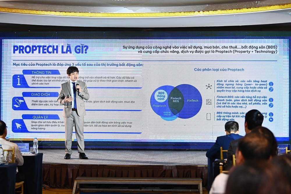 Ông Hoàng Mai Chung – Chủ tịch Hội đồng Quản trị Công ty Cổ phần Tập đoàn Meey Land chia sẻ tại sự kiện.