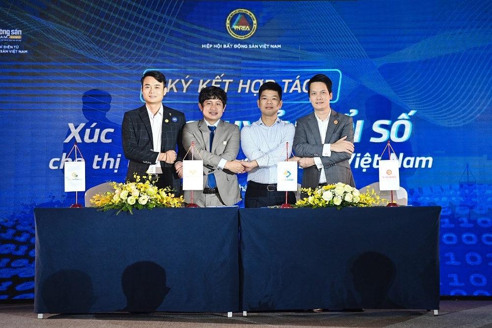 Đại diện các đơn vị tham gia lễ ký kết hợp tác.