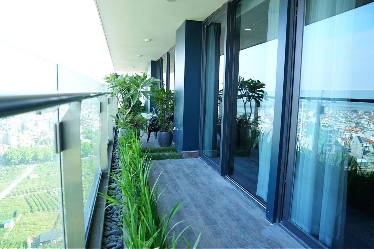 Với diện tích rộng từ 24m2 đến 75m2, mỗi ban công đều là khu vườn trên không độc đáo.
