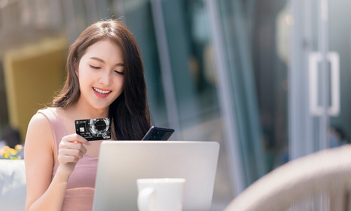 Khách hàng được hoàn tiền tới 7 triệu đồng khi chi tiêu qua thẻ NCB Visa.