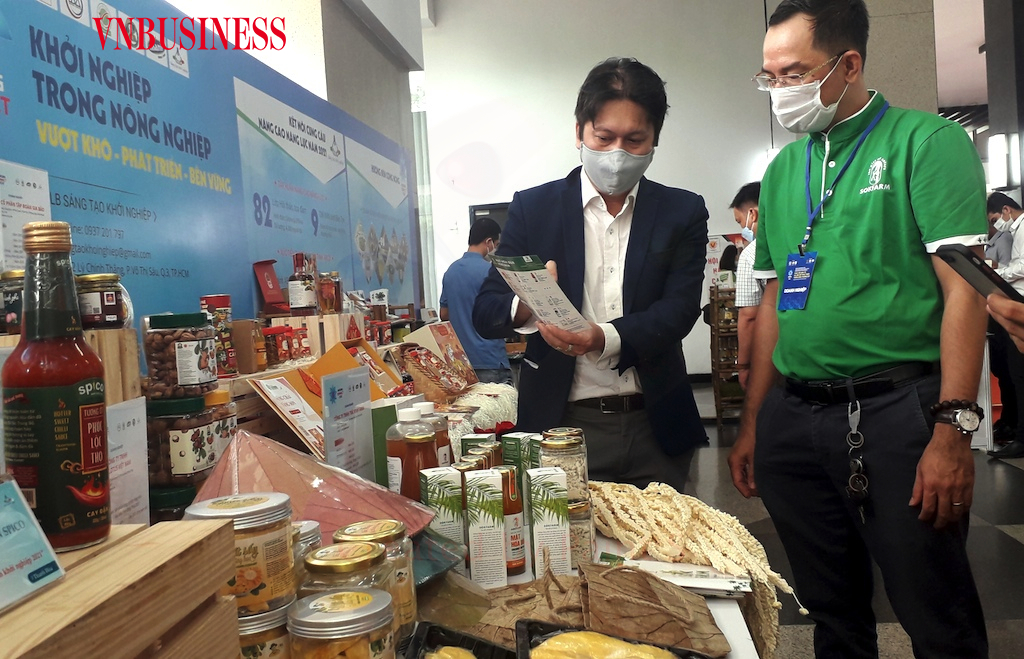 Để tài nguyên bản địa rộng đường xuất khẩu đòi hỏi các doanh nông trẻ phải hiểu rõ thị trường, có sự sáng tạo, đưa công nghệ vào chế biến nhằm tạo nên những sản phẩm mới “bắt khớp” với người tiêu dùng quốc tế.