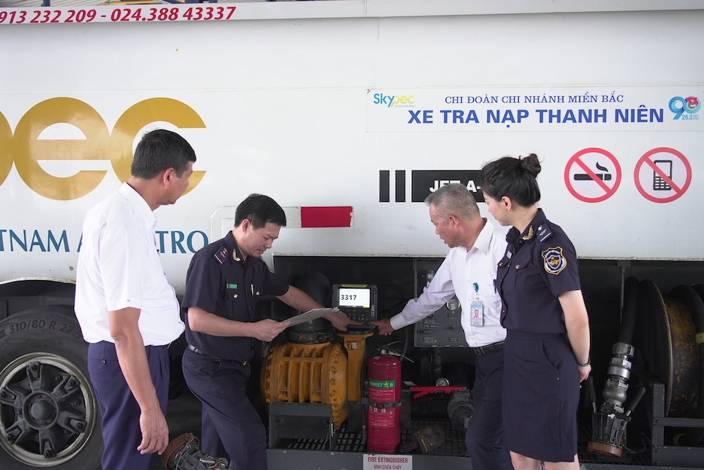 Lũy kế 9 tháng đầu năm, cả nước nhập khẩu hơn 6,5 triệu tấn xăng dầu các loại, trị giá 6,8 tỷ USD, tăng 22,7% về lượng và tăng 131,8% về trị giá so với cùng kỳ.