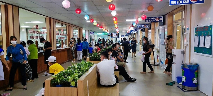 Cửa vào nhập viện và thanh toán BHYT cho bệnh nhân tại Bệnh viện trẻ em.