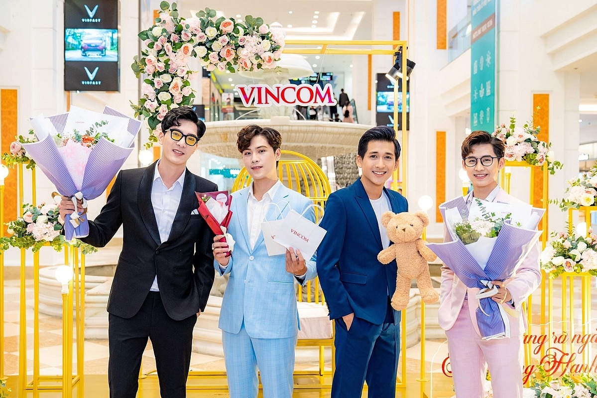 Nhiều hoạt động bất ngờ thu hút các chị em nhân ngày Phụ nữ Việt Nam 20/10 tại Vincom.