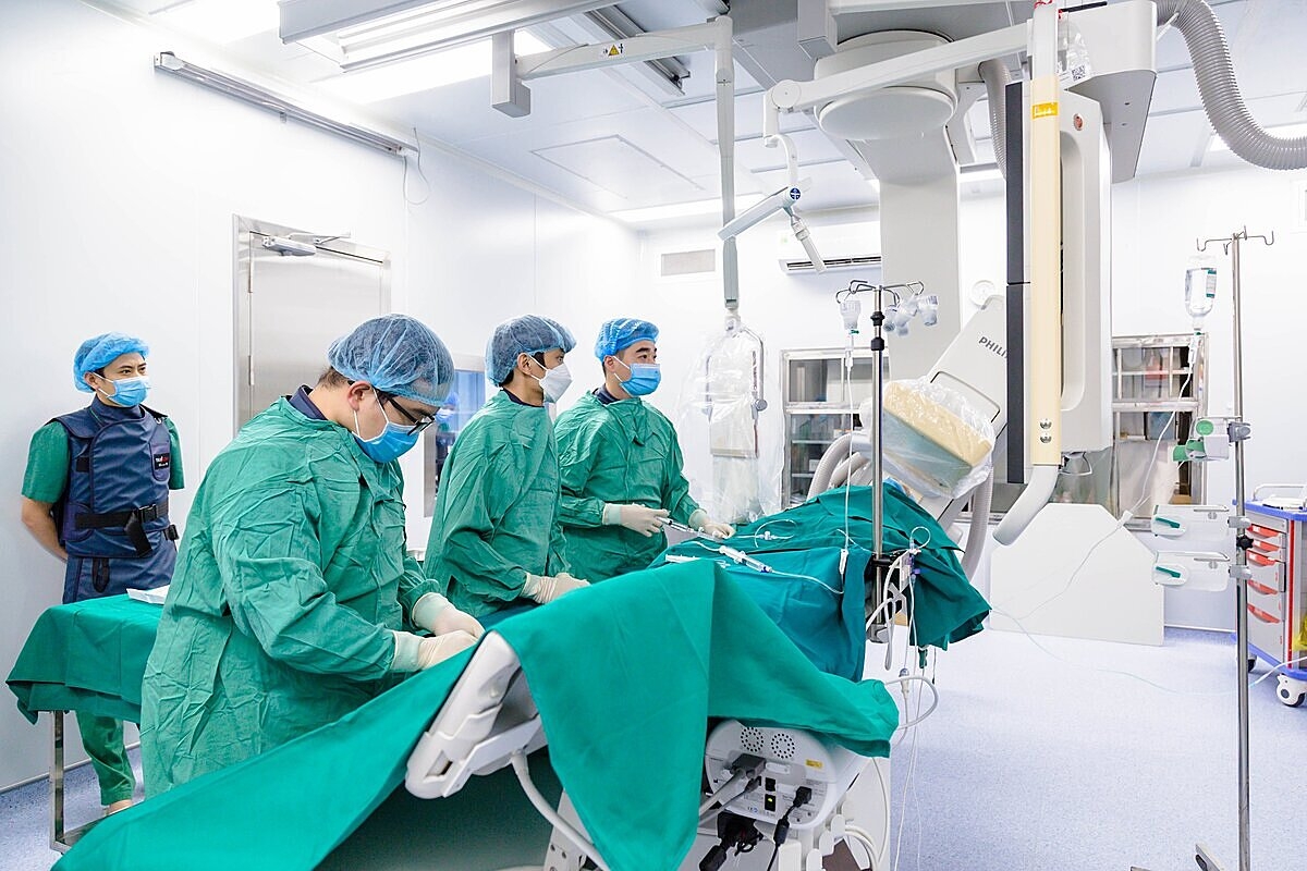 Tham gia BHYT, nhất là BHYT tự nguyện sẽ giảm mạnh mức phải chi trả của bệnh nhân khi mắc bệnh nặng cần phải phẫu thuật hoặc điều trị bệnh dài ngày.