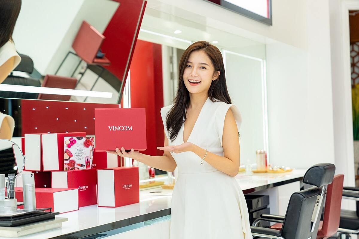 Nhiều chương trình khuyến mãi hấp dẫn từ các thương hiệu lớn lên đến 50% tại Vincom.