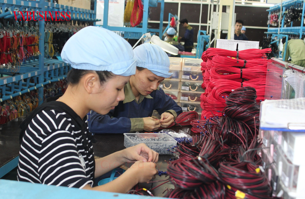 Trước việc tỷ giá USD không ngừng tăng mạnh, các DN xuất nhập khẩu cần liên tục theo dõi những biến động tỷ giá và cập nhật tình hình kinh tế - chính trị quốc tế để lựa chọn thị trường phù hợp và đồng tiền thanh toán có lợi.