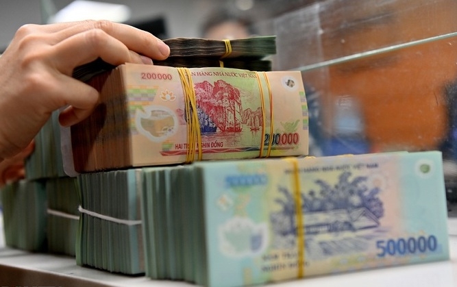 Hoạt động phát hành của các tổ chức tín dụng trong tháng 9 tiếp tục dẫn đầu thị trường với tổng 22 đợt phát hành, đạt 10.200 tỷ đồng, chiếm 63% thị trường. (Ảnh minh hoạ: Int)