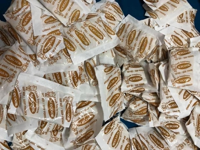 Người tiêu dùng thận trọng khi mua riêng gói súp mì ăn liền Hảo Hảo tôm chua cay.