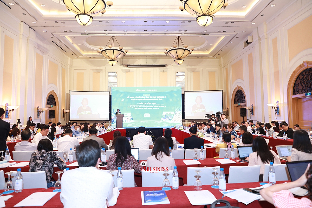 Toàn cảnh diễn đàn.