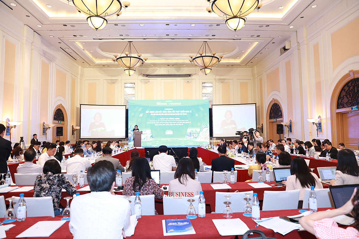 Các đại biểu tham dự Diễn đàn “Đẩy mạnh liên kết vùng-Tăng tốc phát triển kinh tế, kết nối tiêu thụ sản phẩm cho doanh nghiệp, HTX”.