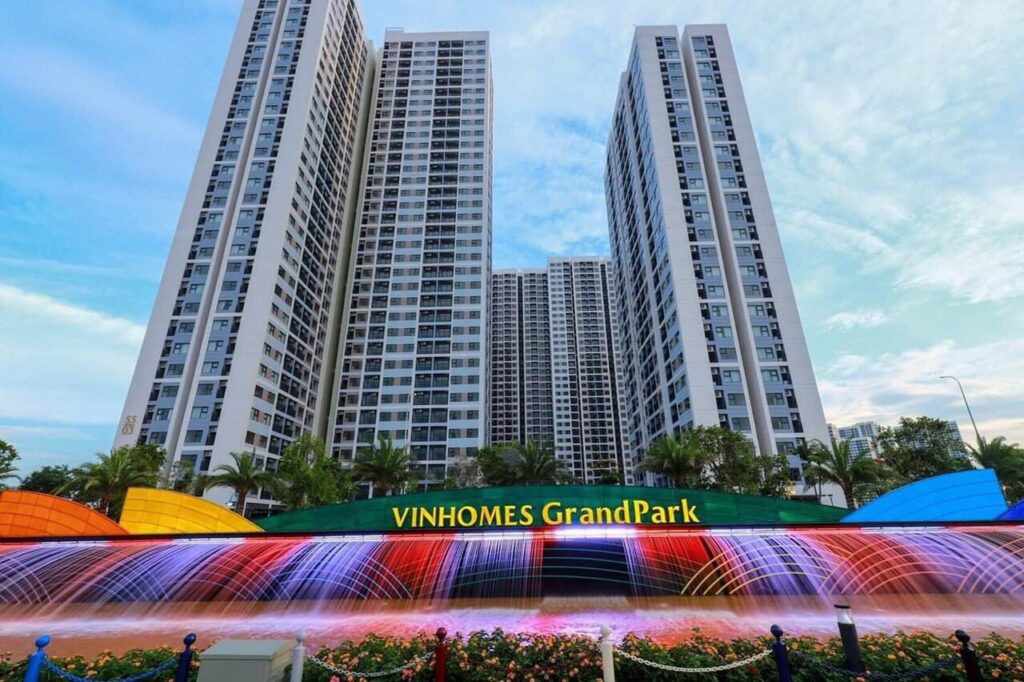Tại thời điểm 30 tháng 09 năm 2022, quy mô tổng tài sản của Vinhomes đạt 342 nghìn tỷ đồng, tăng 48% so với tại thời điểm 31 tháng 12 năm 2021.