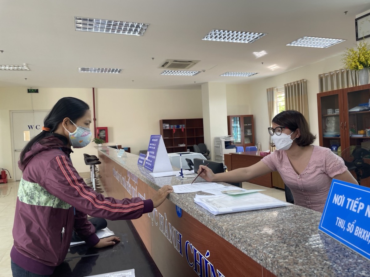 Người lao động rút BHXH một lần sẽ rất thiệt thòi.