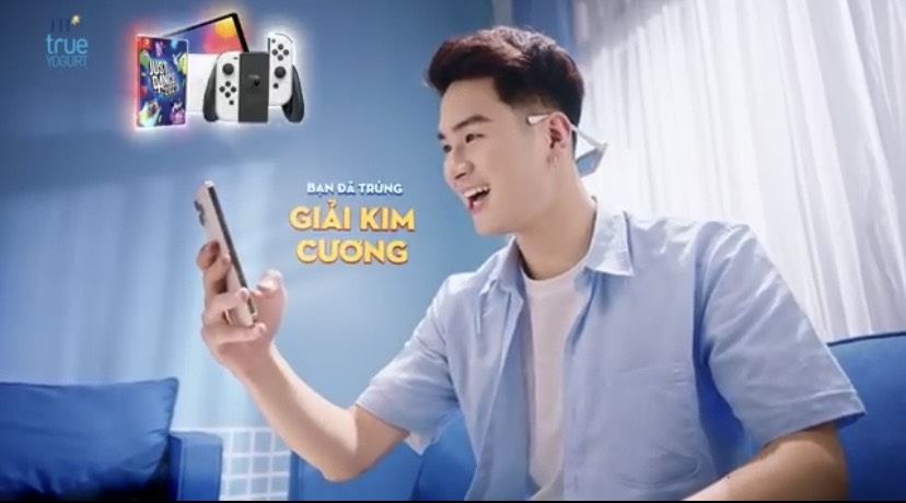 Hà Thành cho biết, biệt danh Thành “sữa” cũng gắn với Thành từ việc mỗi ngày hình ảnh trong clip quảng cáo sữa của cậu liên tục xuất hiện trên các kênh truyền thông đại chúng. Cũng từ đó, nhiều nhãn hàng biết đến Thành hơn, hợp đồng quảng cáo và show diễn cũng nhiều hơn.