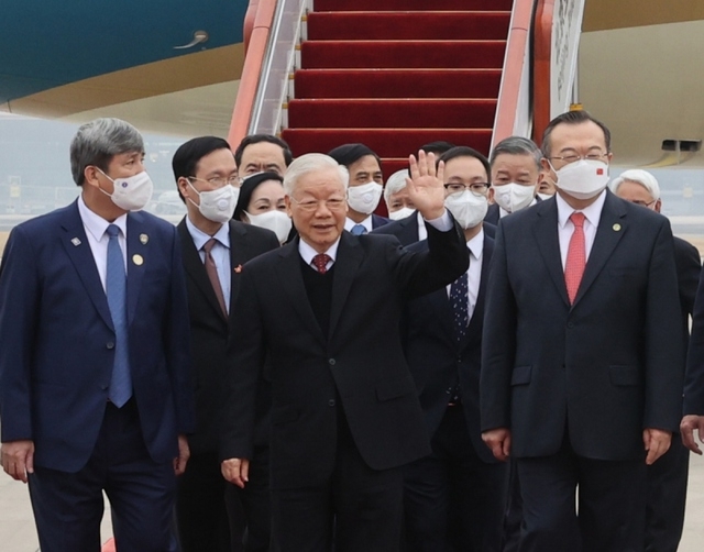Tổng bí thư Nguyễn Phú Trọng là nhà lãnh đạo cấp cao nước ngoài đầu tiên thăm Trung Quốc sau Đại hội XX của Đảng Cộng sản Trung Quốc.