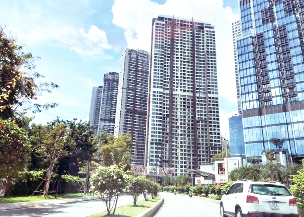 Tăng chiết khấu, ưu đãi giúp doanh nghiệp thuyết mục khách hàng trả tiền sớm, xả được hàng tồn giá cao.