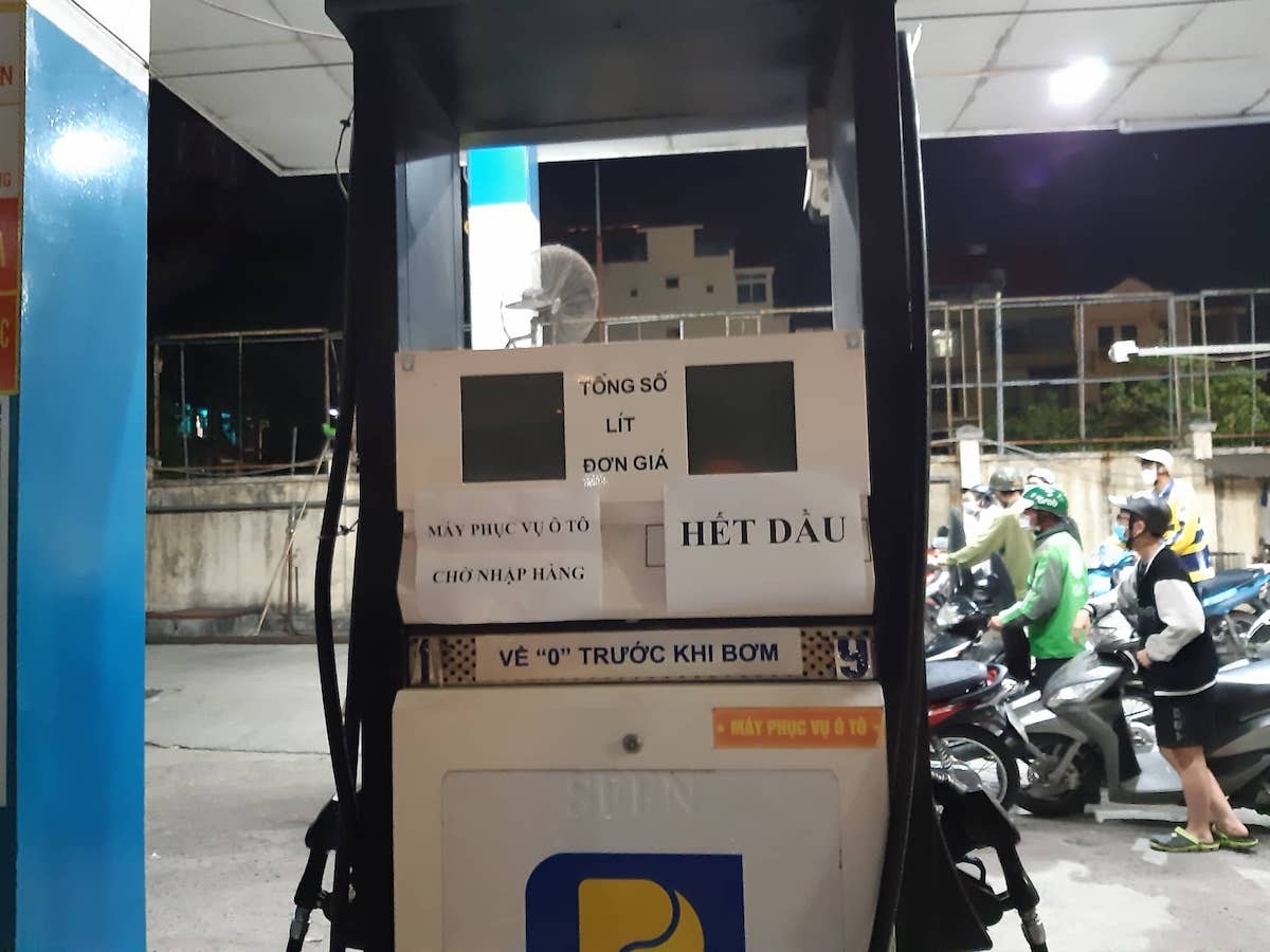 Nhiều cửa hàng xăng dầu ở TP.Hà Nội cho biết không nhập được hàng.