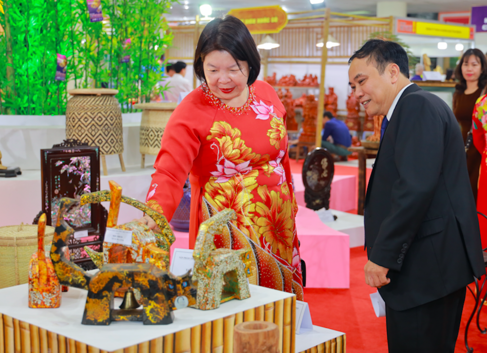 Sản phẩm thủ công mỹ nghệ vẫn loay hoay giải bài toán thương mại, nâng cao giá trị.