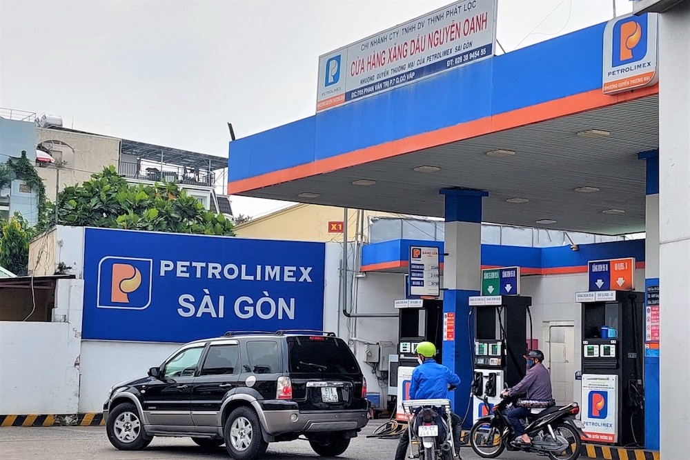 Bộ Tài chính cũng nhấn mạnh, các thương nhân đầu mối kinh doanh xăng dầu chịu trách nhiệm về tính chính xác của số liệu báo cáo và chứng từ kèm theo.