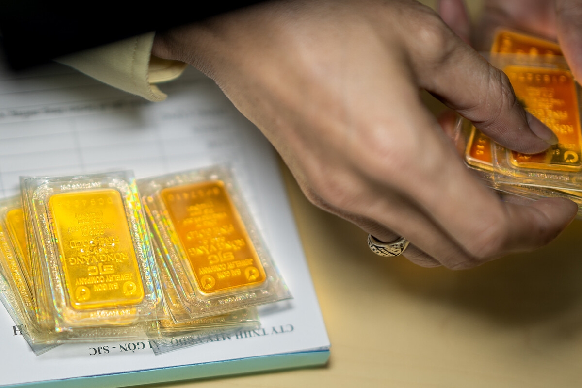 Vàng SJC điều chỉnh tăng nhẹ 100.000 đồng/lượng, giao dịch trên 67 triệu đồng/ lượng. (Ảnh: Int)