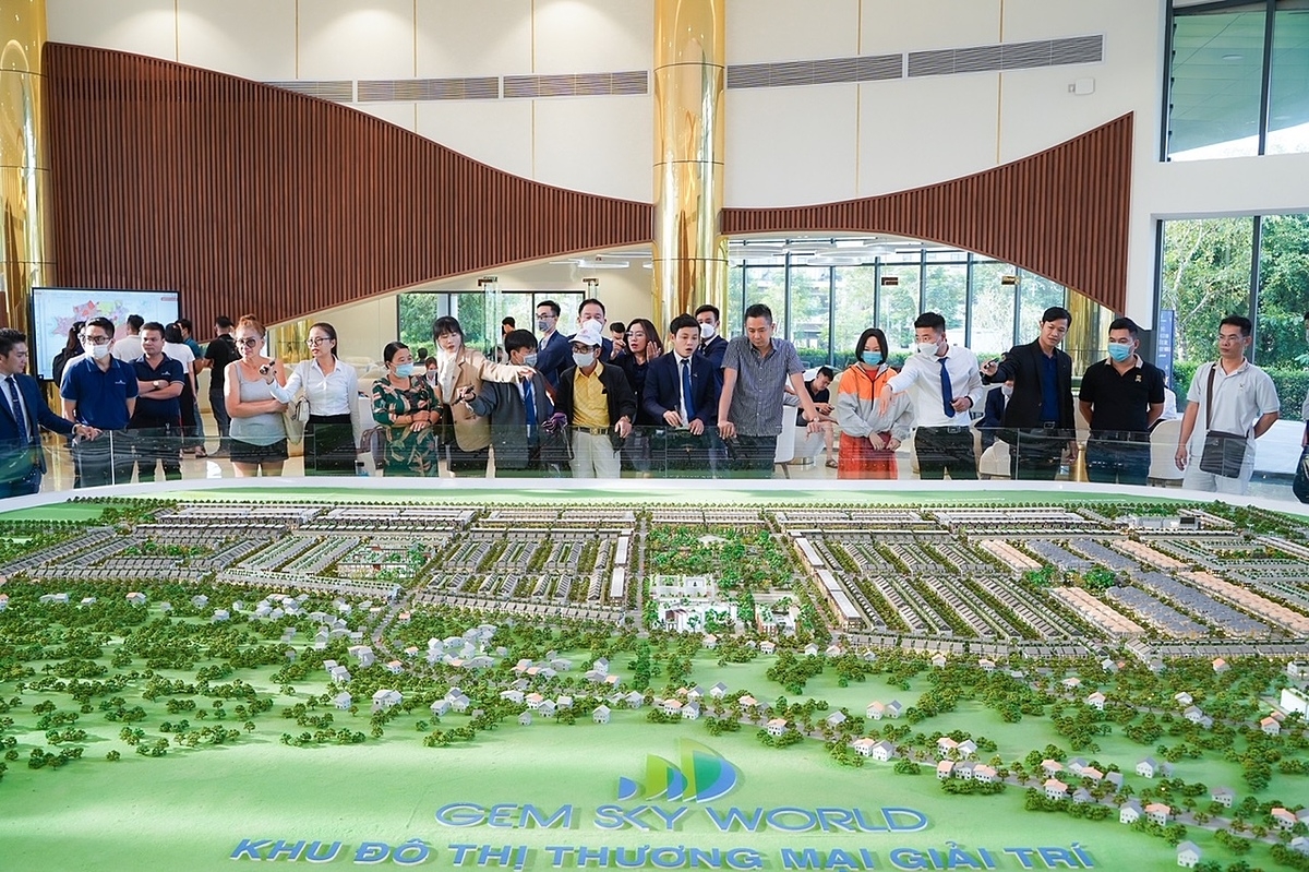 Từ nay đến cuối năm là cơ hội tốt để các nhà đầu tư có sẵn tiềm lực tài chính tận dụng các chính sách kích cầu từ các dự án.