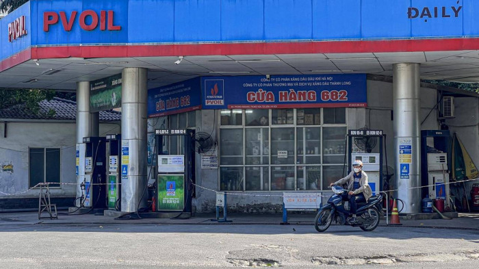 Xăng dầu khan hiếm ảnh hưởng trực tiếp đến hoạt động của các HTX vận tải.